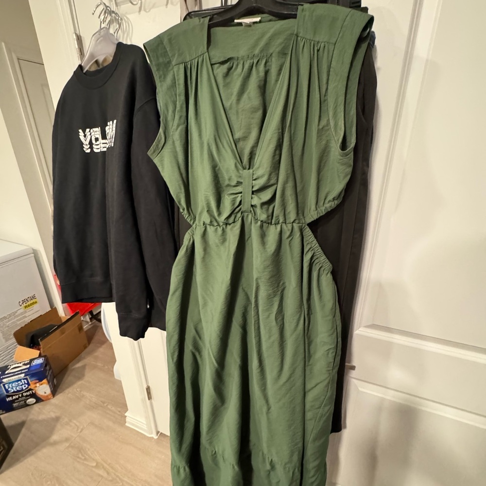 Ingrid & Isabel Green Smocked Tie Front Maxi Dress